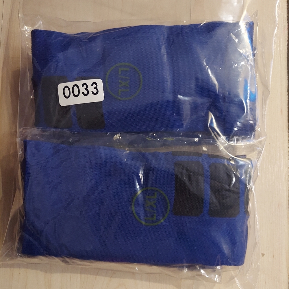 1 pair of Navy Compression Socks.  Size L. # 0033 - Picture 3 of 3